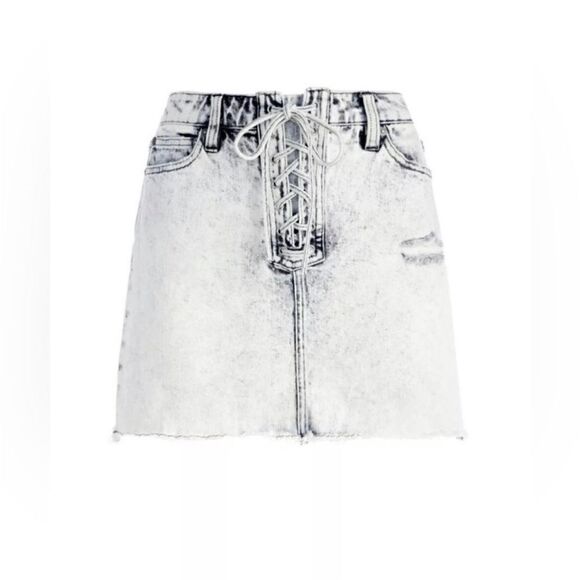 ALICE + OLIVIA NWT Raw-Edge Trim Mini Skirt
Washed Denim Size 24 (0) - Picture 3 of 14